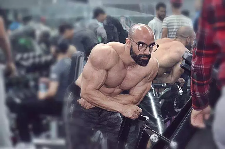 العوامل التي تؤثر على حالتك النفسية كلاعب بناء الأجسام