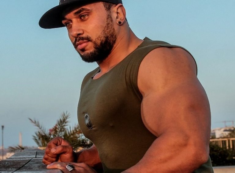 البطل المغربي يونس شريف