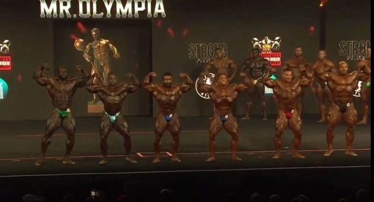 مستر اولمبيا 2022 الوزن المفتوح المقارنة